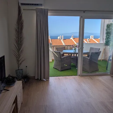 Wake Up To The Ocean Serene Seafront 1 Br Appartement